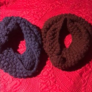 Divided infinity scarves